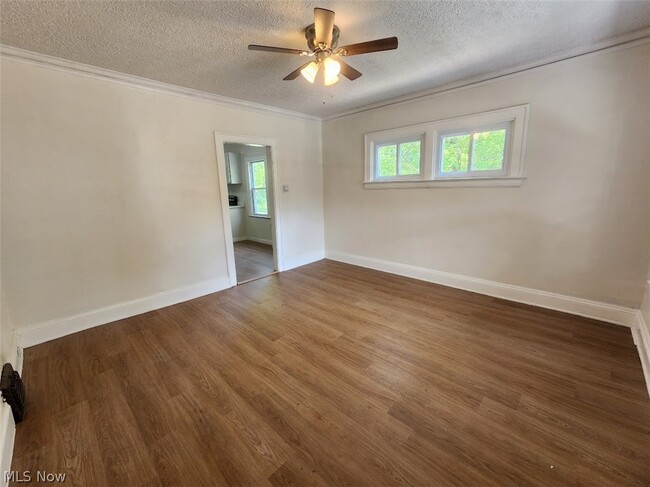 12905 Watterson Ave