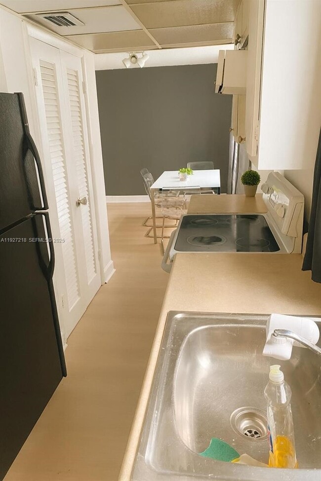 Photo - 1732 Meridian Ave Unit 502