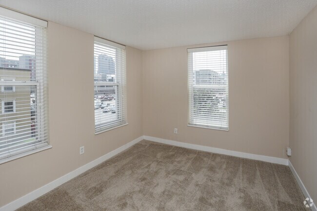 1HAB, 1BA - 565 ft² - Senate Manor