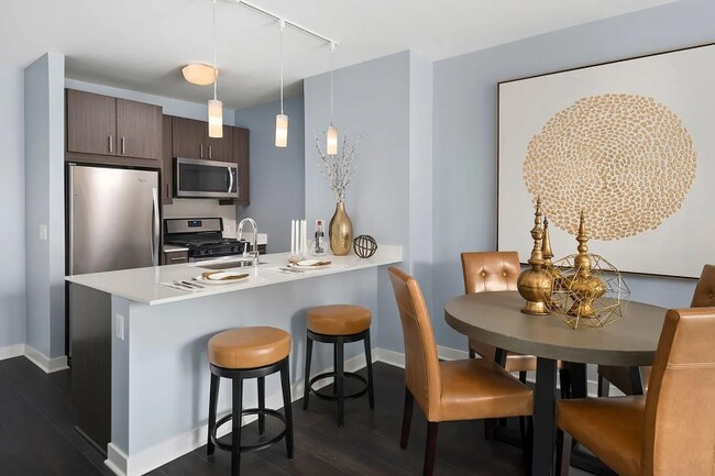 Photo - 41 W Randolph St