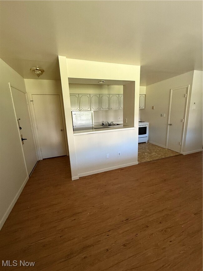 Photo - 640 Lakeside Dr Unit 11