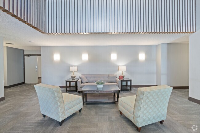 Lobby 1 - Tradewind Surf Apartments