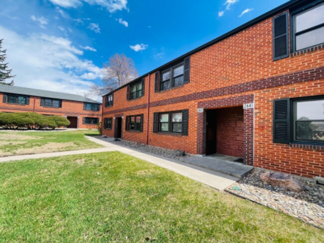 2443 Paseo Rd