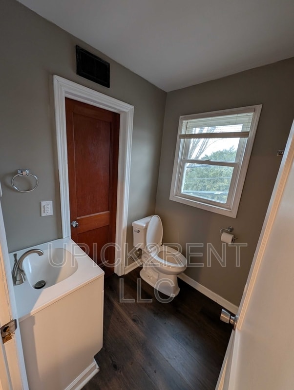 Photo - 215 S Ewing St