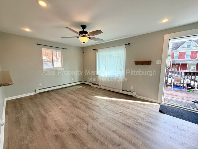 Photo - 521 Farnsworth St