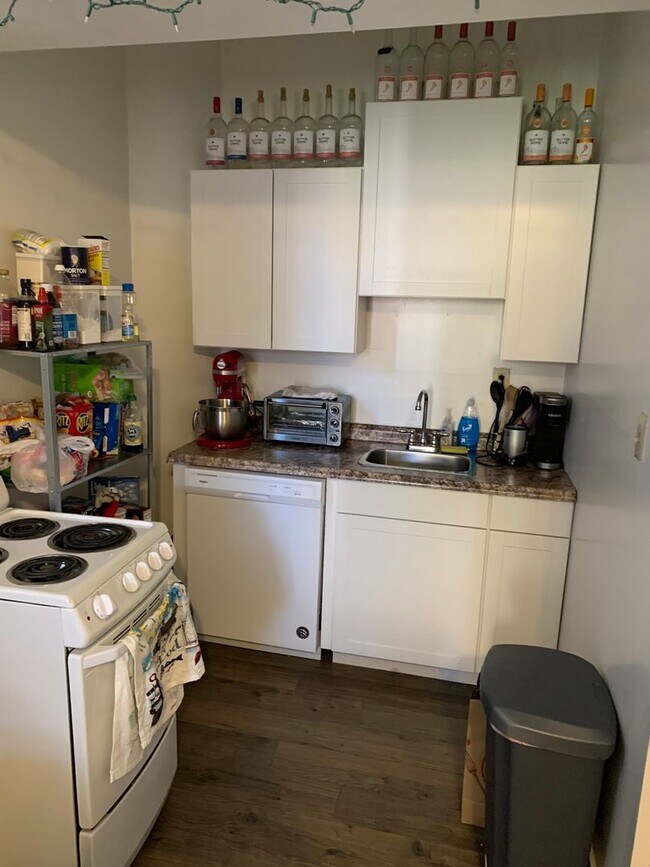 Photo - 374 Meyran Ave Unit 3