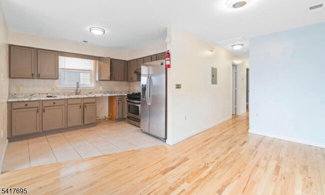 Photo - 309 Court St