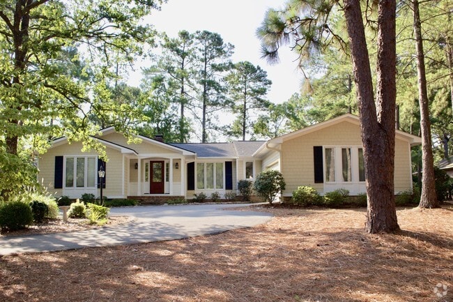 Building Photo - 940 St Andrews Dr Rental