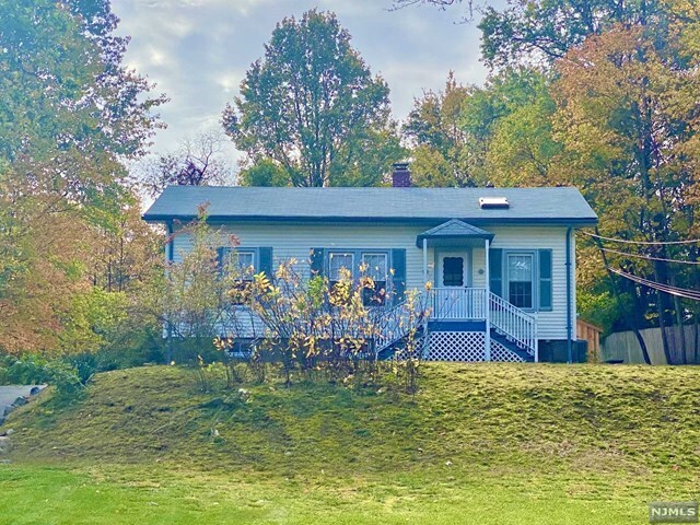 Photo - 416 Lake Rd House
