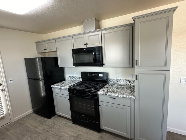 Photo - 2413 Oakmont Cir