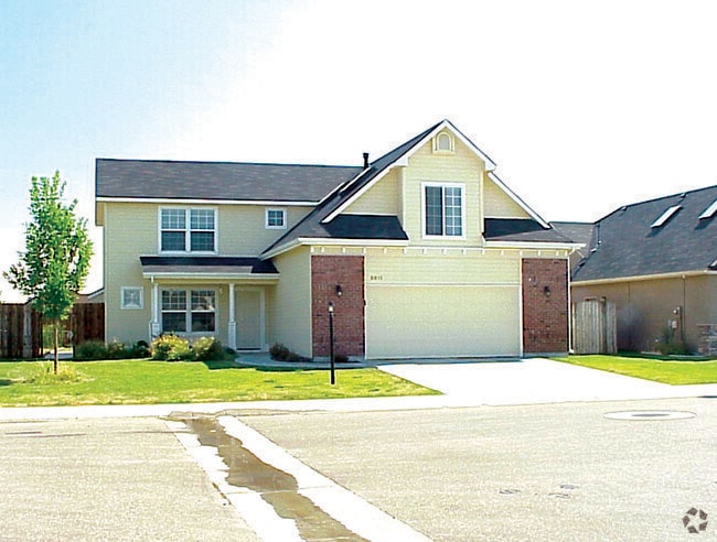 Building Photo - Large 3 BedRoom w/BONUS ROOM Home in MoonR...