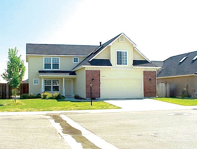 Large 3 BedRoom w/BONUS ROOM Home in MoonR... - Large 3 BedRoom w/BONUS ROOM Home in MoonR...