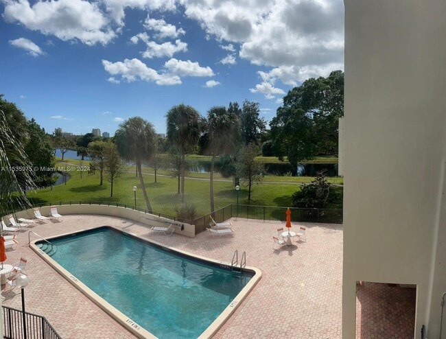 Photo - 2312 S Cypress Bend Dr Unit 308