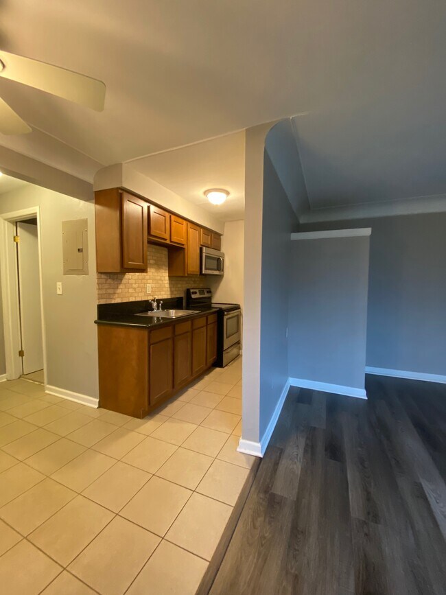 Photo - 320 Hanna Ave Unit C12