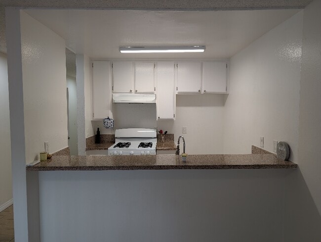 Photo - 6612 Sylmar Ave Unit 104