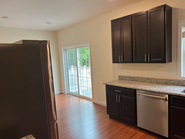 Photo - 5 Red Maple Ln