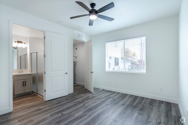 2BR, 2BA - 860SF - Living Room - Move-In Ready! New Sparks Apartments with ...