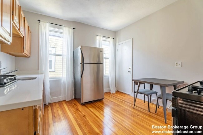 Photo - Hip 3 bed 1 bath