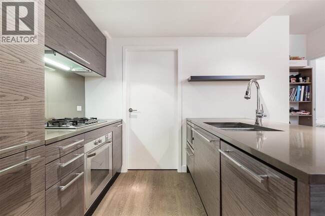 Photo - 5782 Berton Ave Unit 305