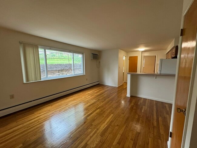 Building Photo - 3992 Ballard Ave Unit 3