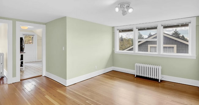 Building Photo - 6212 12th Ave NE Unit T10-UF-LAT6212_2