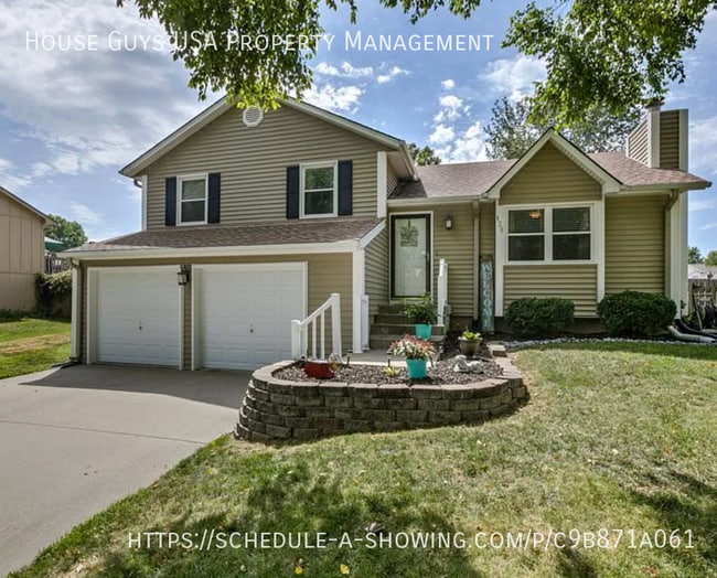 Building Photo - 420 SE Onyx Dr