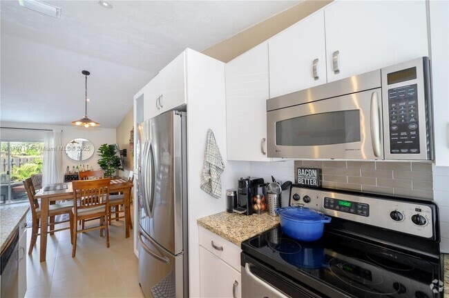 Building Photo - 12022 SW 110th St Cir E Rental