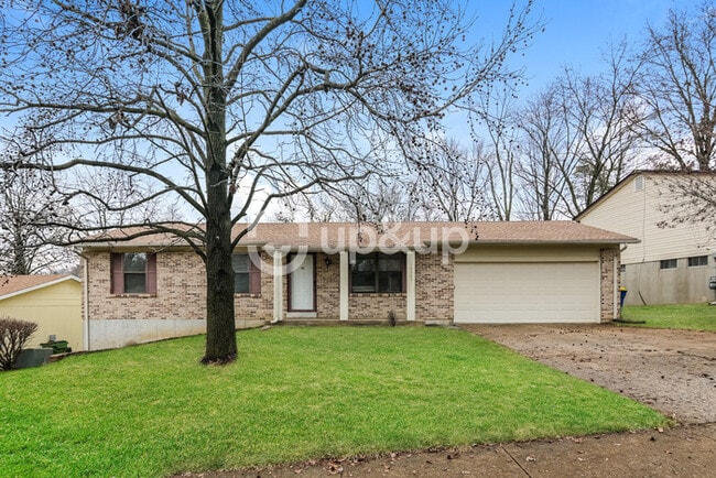 Building Photo - Fantastic 3bd/2ba home! Coming soon!