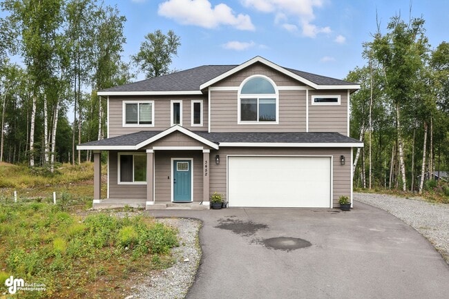 Building Photo - Charming & Updated 4BD/2.5BA! Rental
