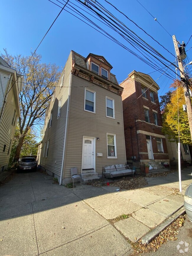 Building Photo - LEASE SPECIAL! FOR AUGUST 2025 Newly Renov... Rental