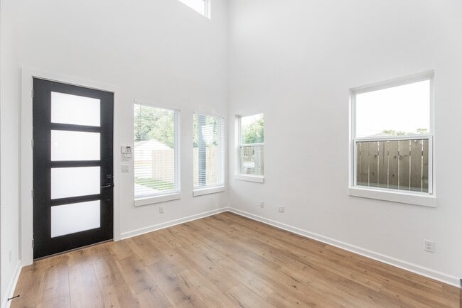 Photo - 8502 Safeguard St