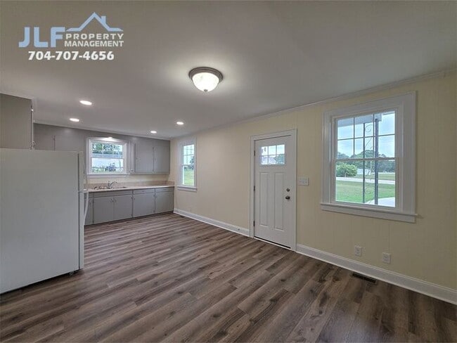 Photo - Fully Renovated 2 Bed/1 Bath Ranch in Salisbury!
