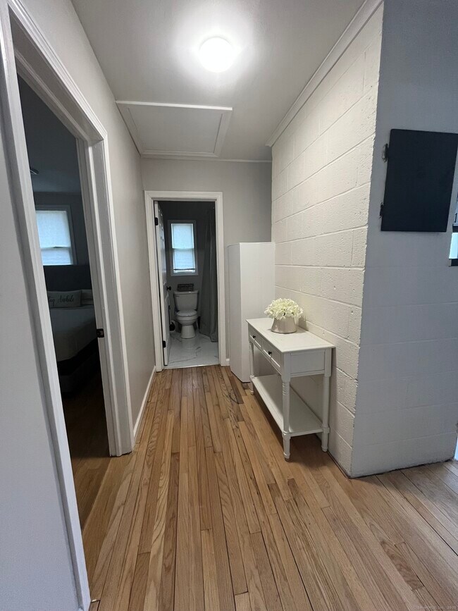 Photo - 538B Winthrop Rd