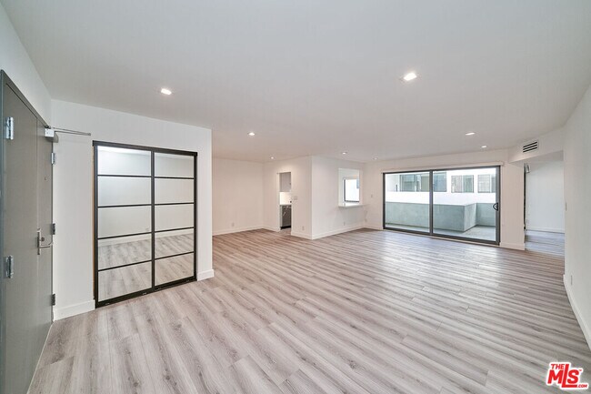 Photo - 137 S Maple Dr Unidad 102