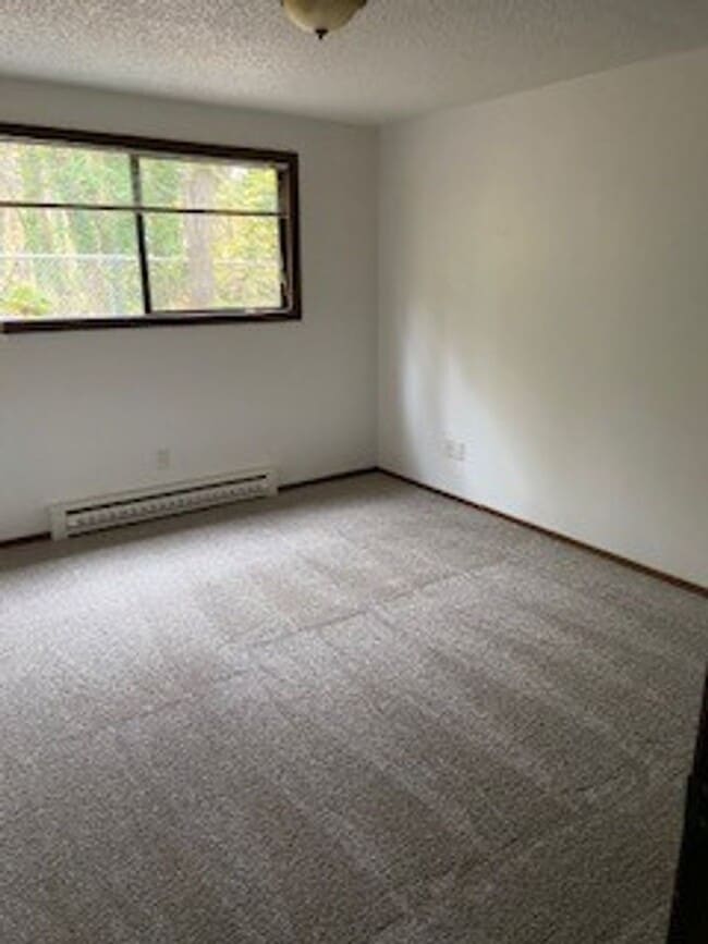 Photo - Spacious One Bedroom, One Bathroom Unit 3932
