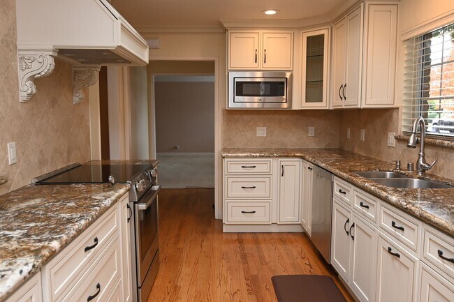 Photo - Prime Willow Glen,  w/ Pool