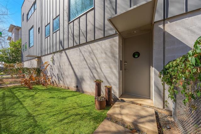 Photo - 4001 Bowser Ave Unit B