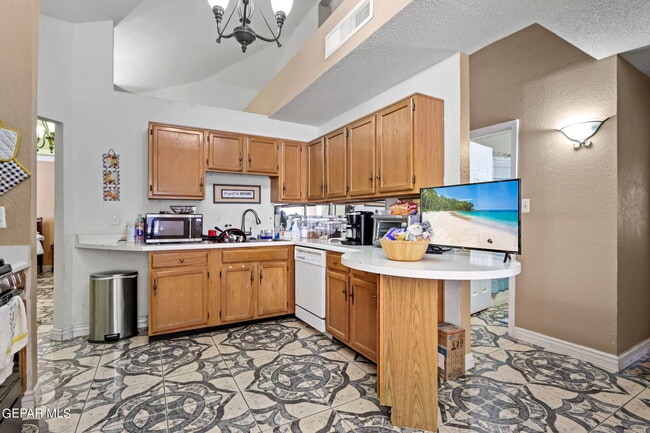 Photo - 757 Hempstead Dr