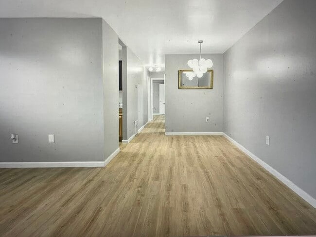 Building Photo - 1175 Carriage Cir Unit 104