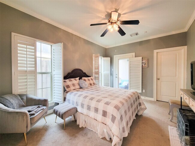 Photo - 1421 Bremond St