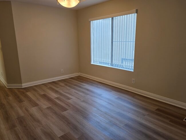 Photo - 1250 S Westgate Ave Unit #103