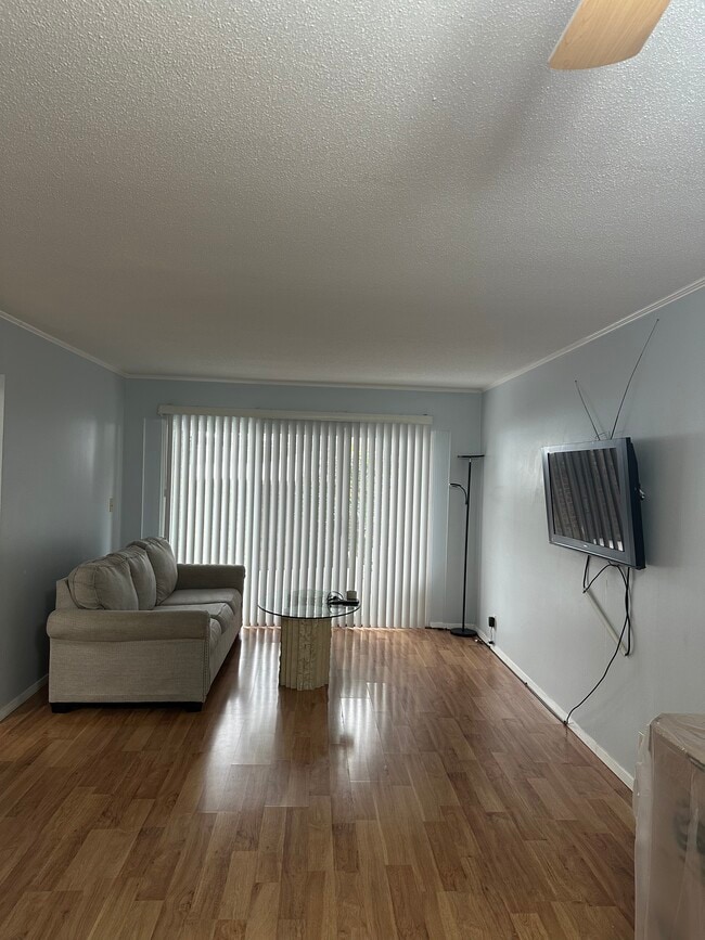 Building Photo - 1855 Poplar Woods Cir W Unit Spacious 1BR 1BA for rent