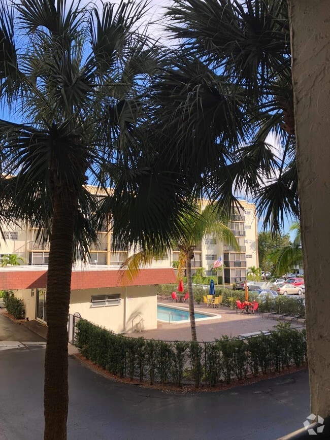 Building Photo - 220 SW 10th Ave Unit 209 Rental