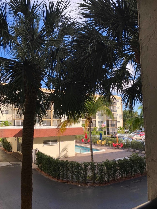 Photo - 220 SW 10th Ave Unidad 209 Rental