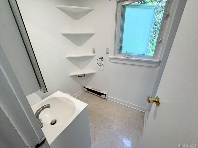 Photo - 21 De Russey Ln