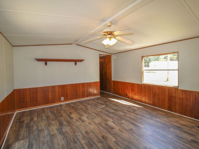Photo - Updated 2BR/1BA Trailer in Muscle Shoals –...