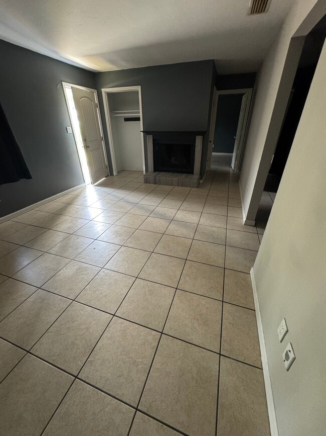 Photo - 1924 Nekoma Ct