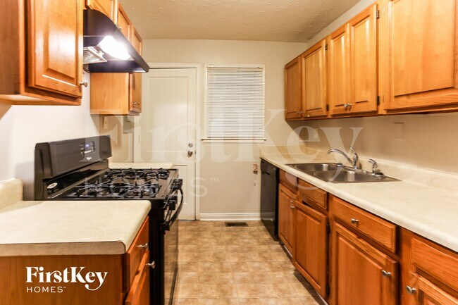 Photo - 2276 Dauphine St