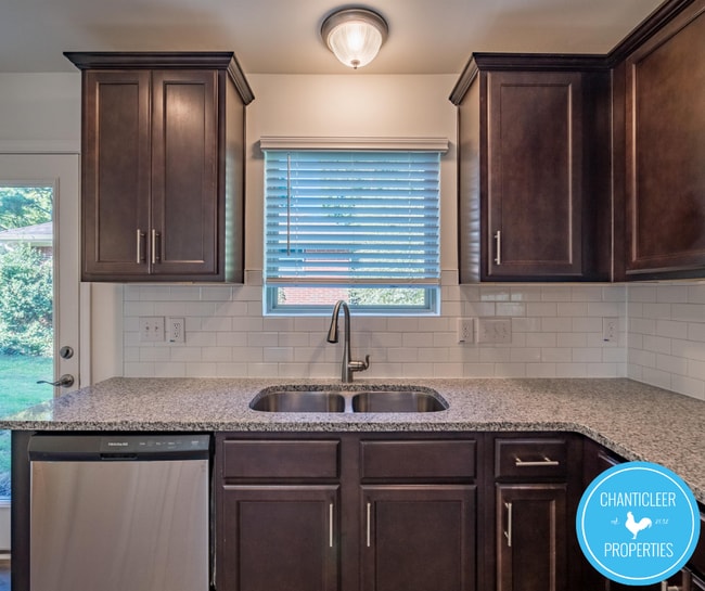 Photo - 512 Hobkirks Pl