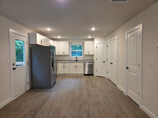 104 10th Ave SE